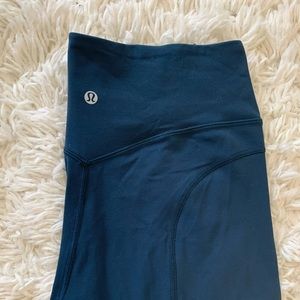 Lululemon leggings pushing limits cropped